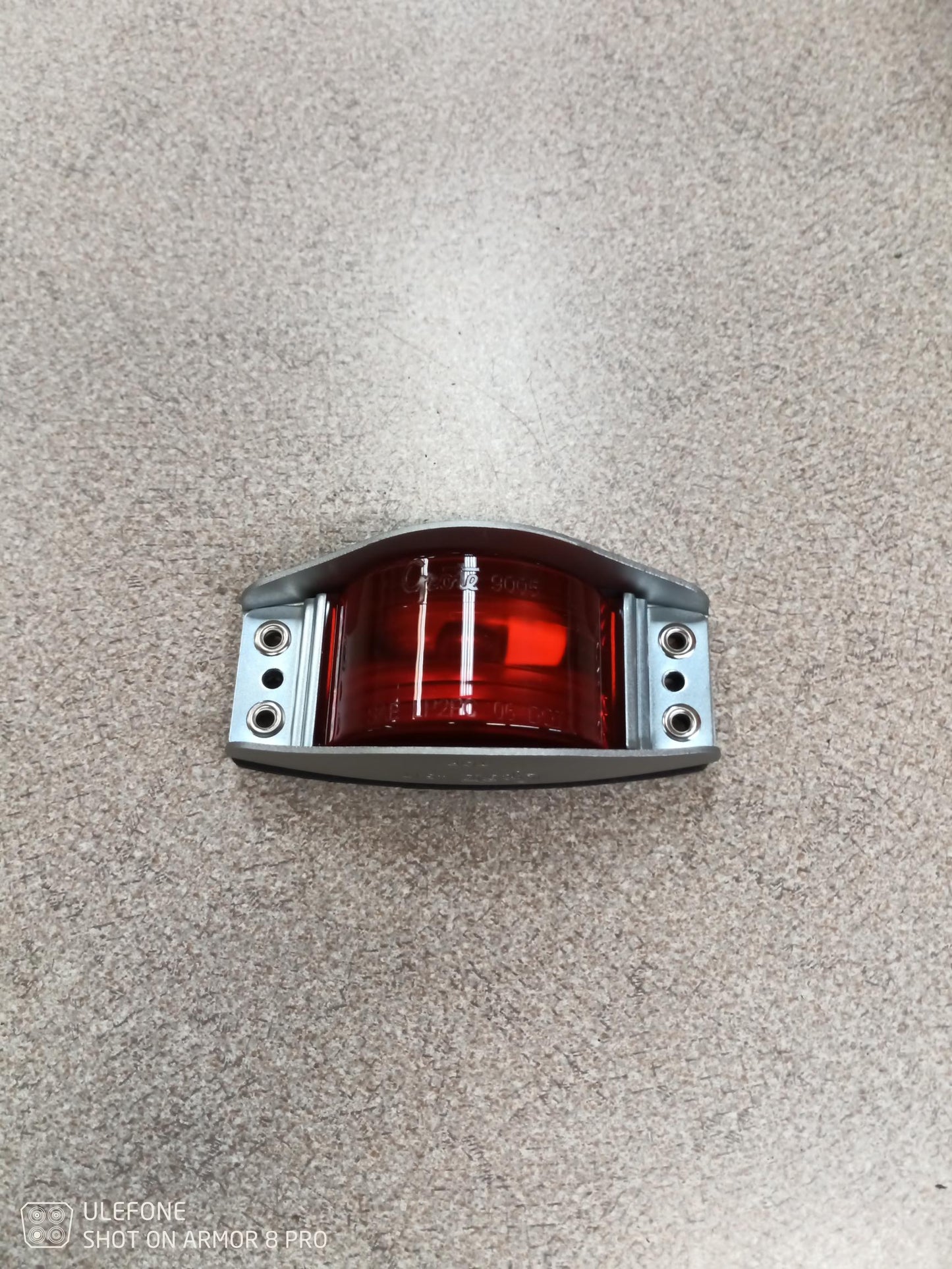 46150 red clearance light